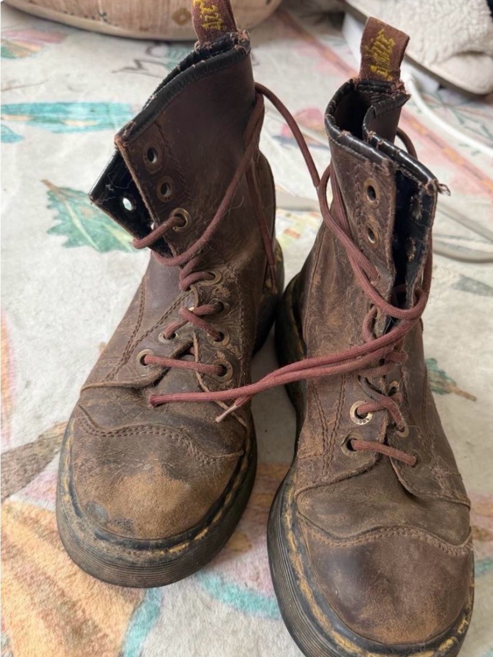 Made in England Vtg 90’s Dr. Martens 2A73